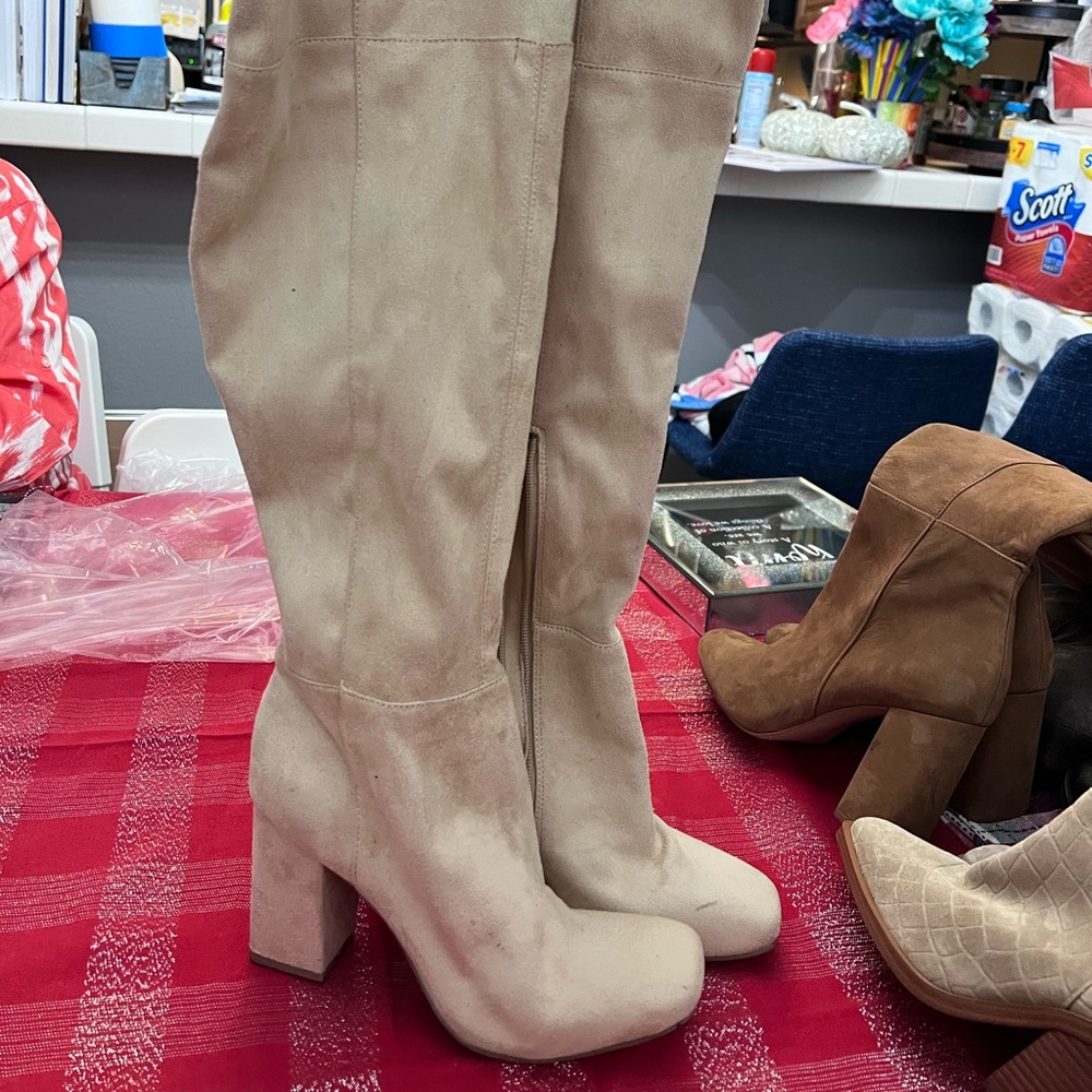 BP Nordstrom Suede Boots Used Condition Creme Color 7.5 Size